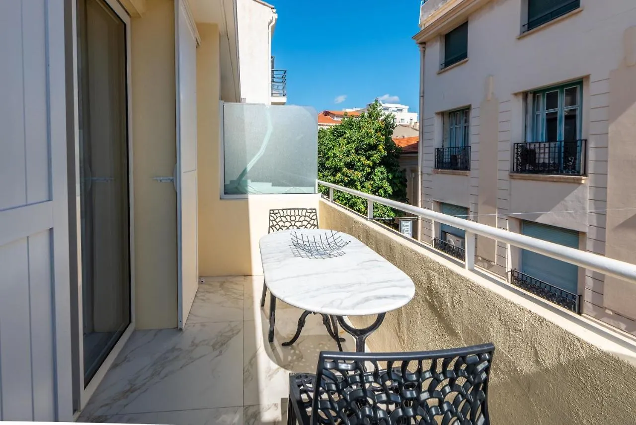 Apartment Large Studio - 50M Cannes Beach - Terrace Sea View