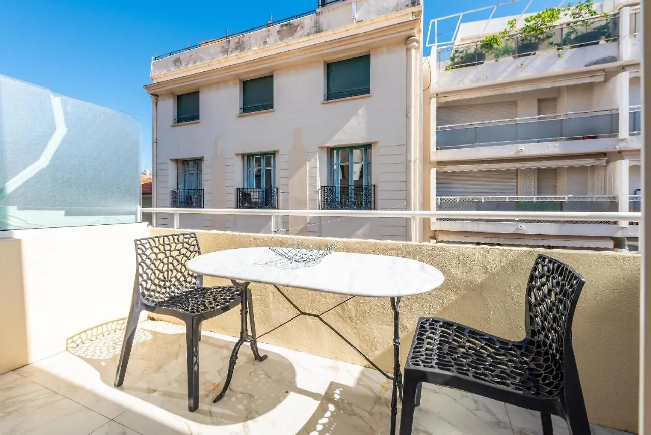 CMG - Grand studio - 50m plage Cannes - terrasse vue mer 0*,