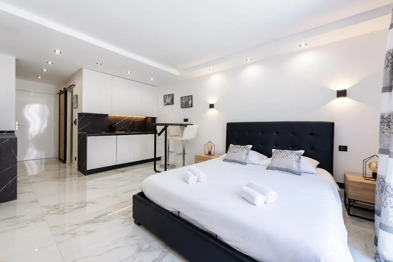 CMG - Grand studio - 50m plage Cannes - terrasse vue mer France